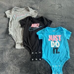 Nike Kids Short Sleeve Bodysuit Set - Blue, Black, Gray | 6mos